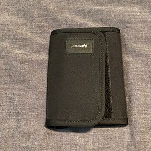 PacSafe Travel Wallet V125